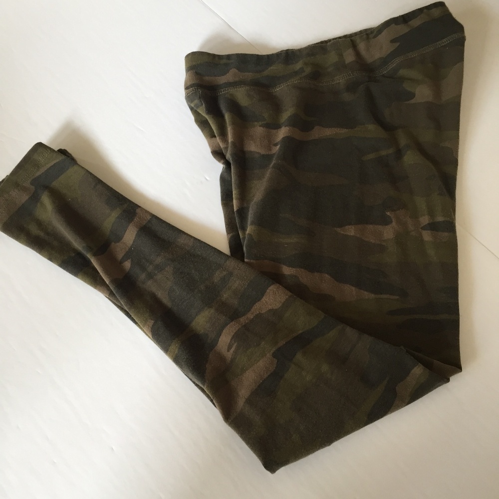 Garage Camouflage Print Leggings Size Small